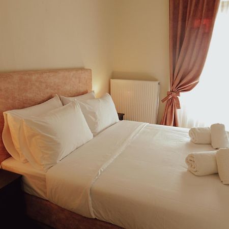 Aurora-Inn 马克里尼撒 外观 照片